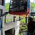 Index_gis_hoists_on_cable_car_in_alps_in_extreme_conditions